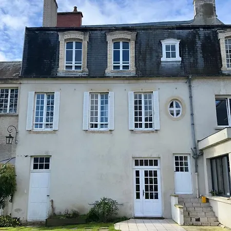 Le Hetre Pourpre Apartment *