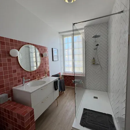 Le Hetre Pourpre Apartment *